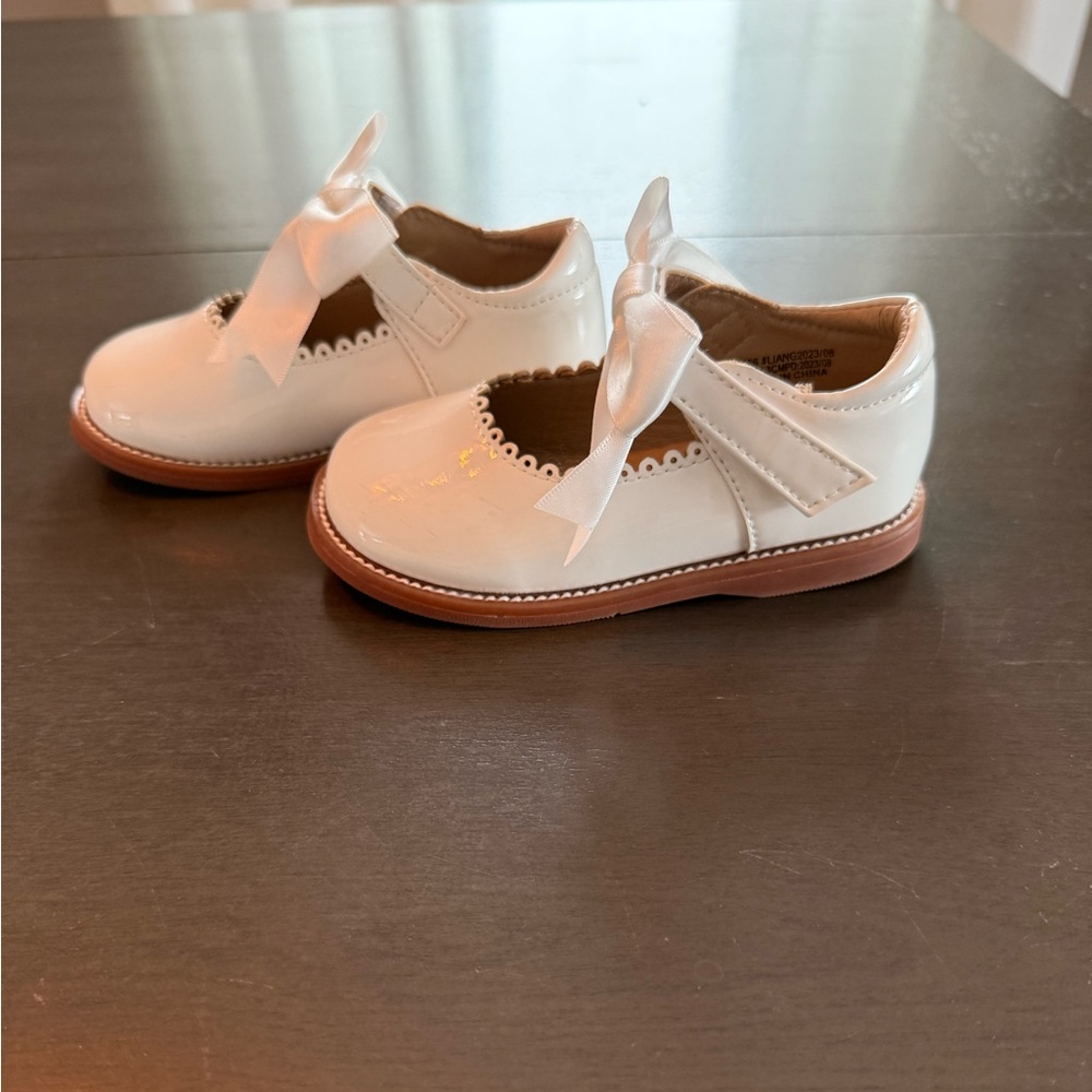 White flower girl shoes size 5